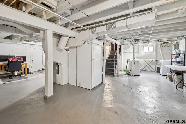 1018 S 35 Avenue, Omaha, NE 68105