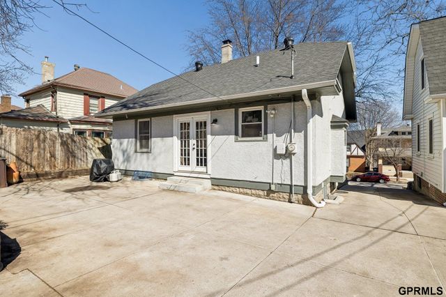 1018 S 35 Avenue, Omaha, NE 68105