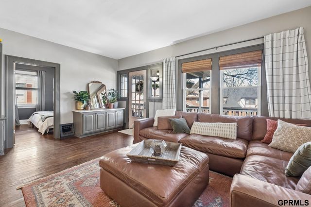 1018 S 35 Avenue, Omaha, NE 68105