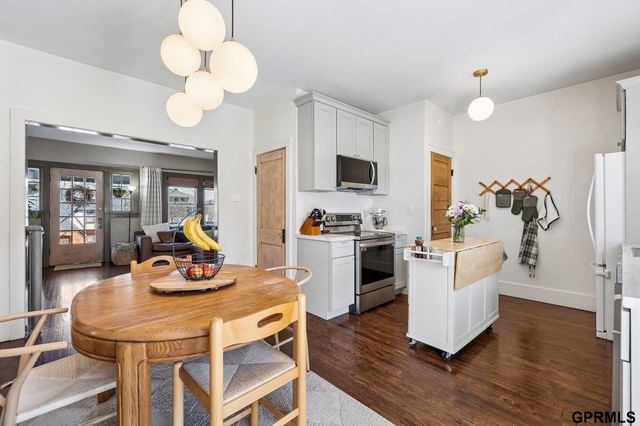 1018 S 35 Avenue, Omaha, NE 68105