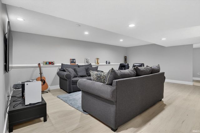 507 Cloudmont Drive, Osceola, IN 46561