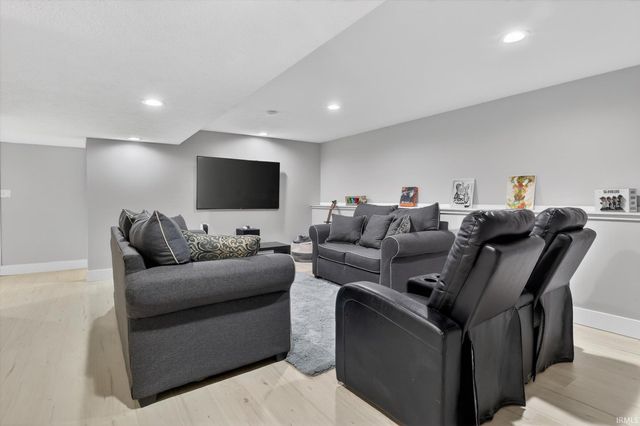507 Cloudmont Drive, Osceola, IN 46561
