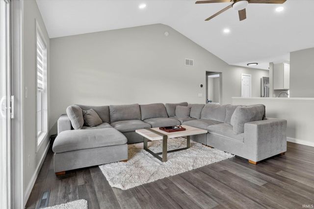 507 Cloudmont Drive, Osceola, IN 46561