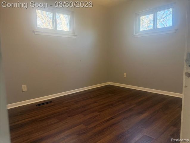 4631 Ziegler Street, Dearborn Heights, MI 48125