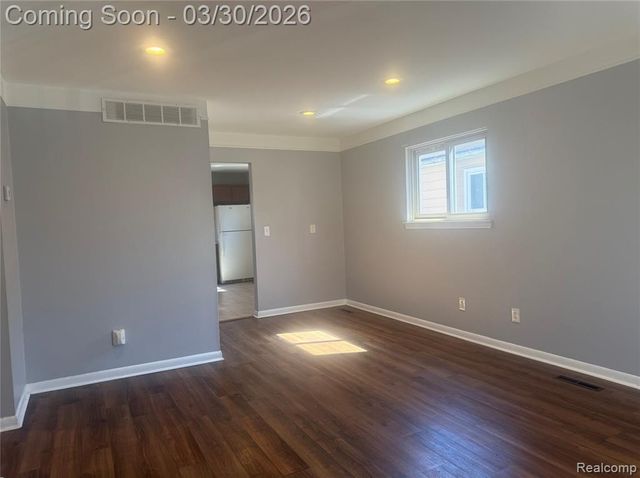 4631 Ziegler Street, Dearborn Heights, MI 48125