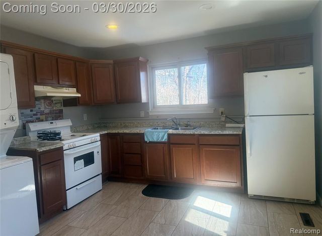 4631 Ziegler Street, Dearborn Heights, MI 48125