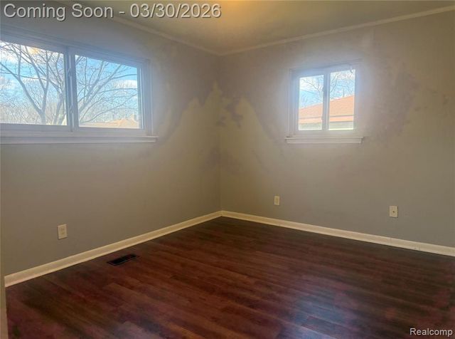 4631 Ziegler Street, Dearborn Heights, MI 48125