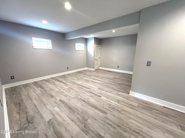 6619 Heritage Hills Dr, Crestwood, KY 40014