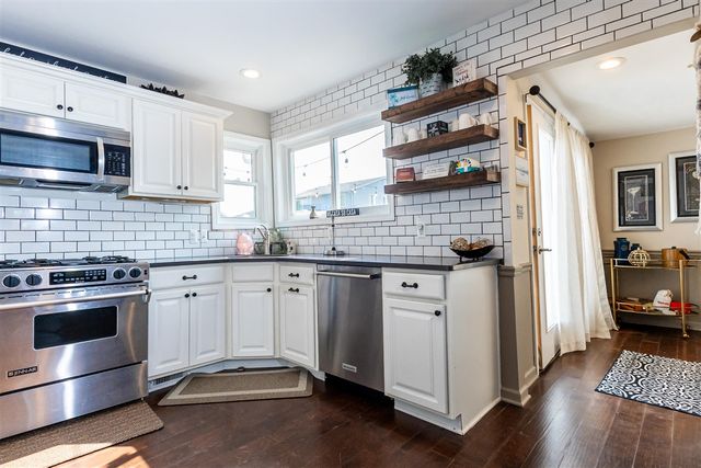22515 E 10 Mile Road, Saint Clair Shores, MI 48080