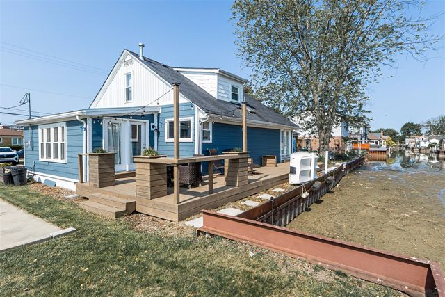 22515 E 10 Mile Road, Saint Clair Shores, MI 48080