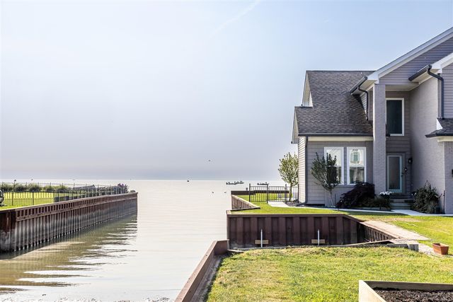 22515 E 10 Mile Road, Saint Clair Shores, MI 48080
