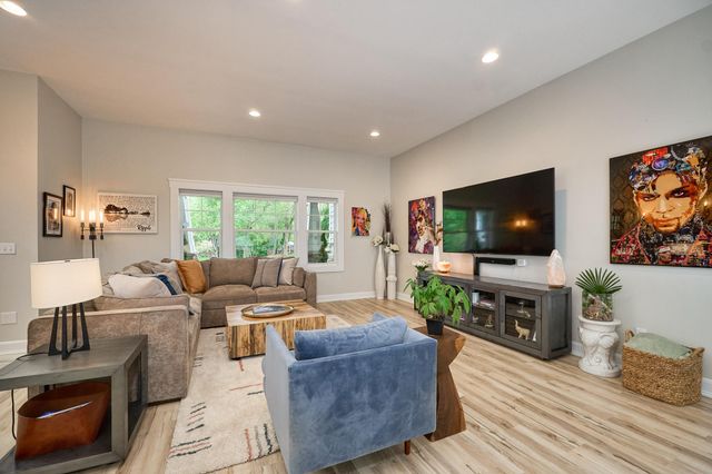 820 Niagara Lane N, Plymouth, MN 55447