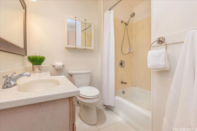 3098 E Manoa Road, Honolulu, HI 96822
