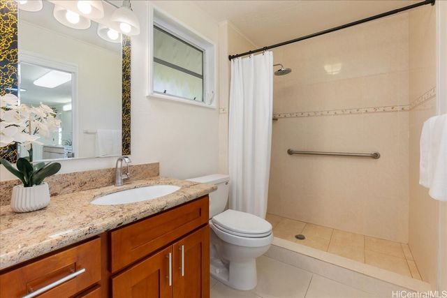 3098 E Manoa Road, Honolulu, HI 96822
