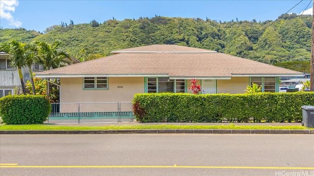 3098 E Manoa Road, Honolulu, HI 96822