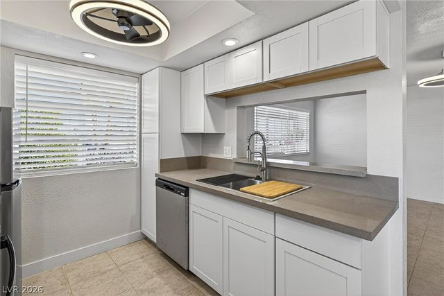 5330 Rod Court 102, Las Vegas, NV 89122