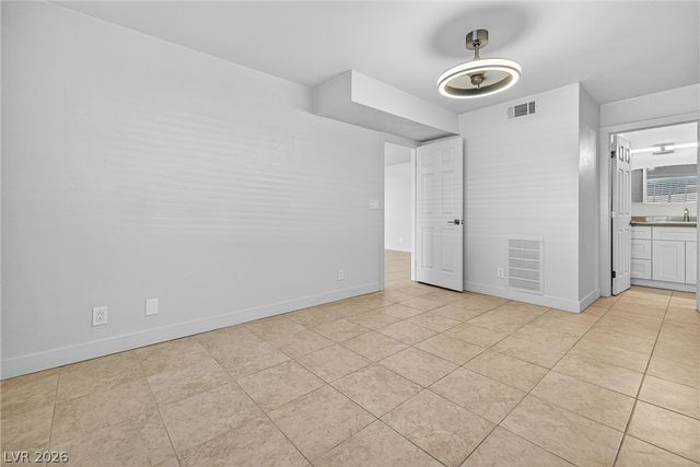 5330 Rod Court 102, Las Vegas, NV 89122