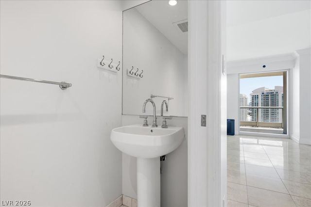 222 Karen Avenue 3305, Las Vegas, NV 89109