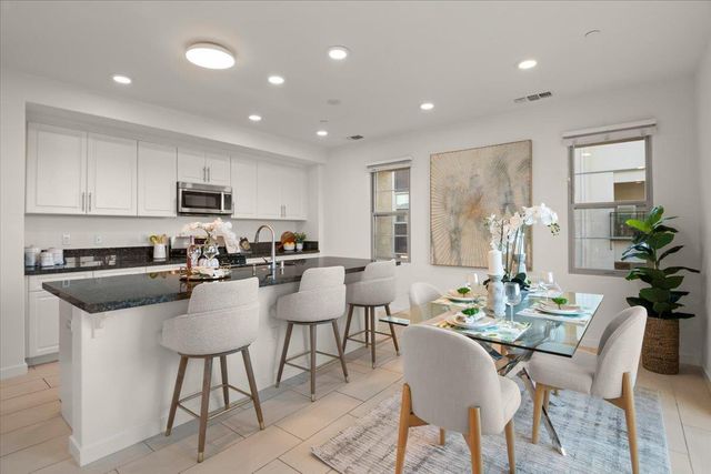 1087 Bigleaf Place 109, San Jose, CA 95131