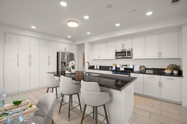 1087 Bigleaf Place 109, San Jose, CA 95131