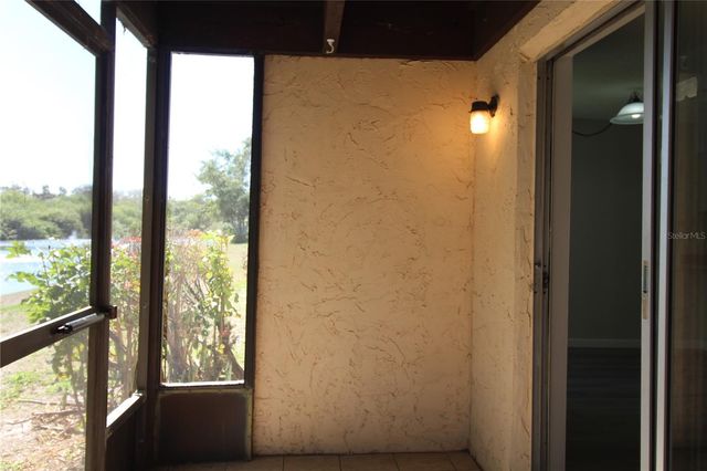 2628 HIDDEN LAKE DRIVE N B, Sarasota, FL 34237