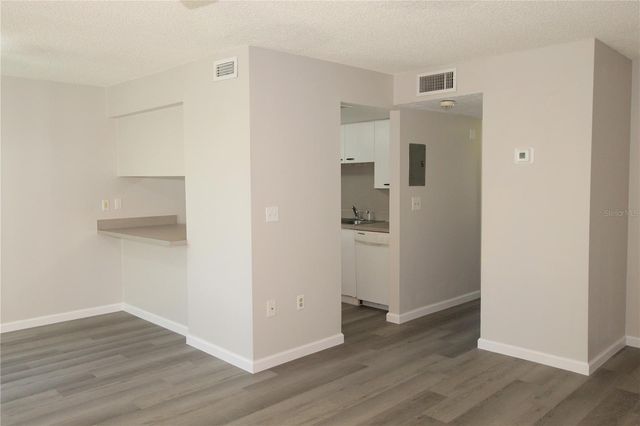 2628 HIDDEN LAKE DRIVE N B, Sarasota, FL 34237