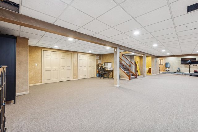 31 Croydon Lane, Oak Brook, IL 60523