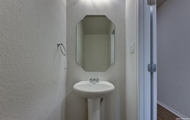 2553 Windle Ln, Seguin, TX 78155