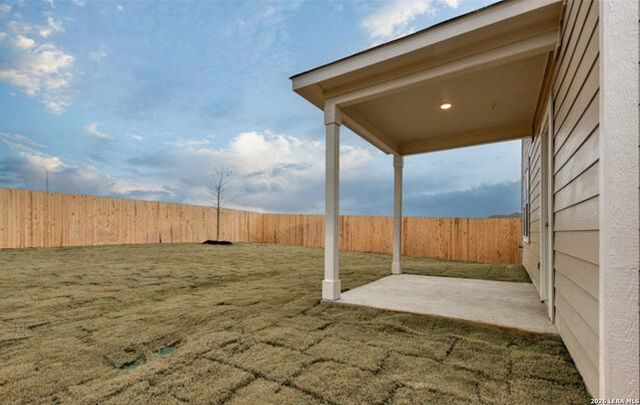 2553 Windle Ln, Seguin, TX 78155