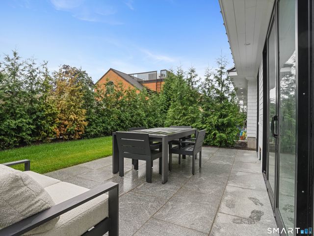 345 Reef Road C9, Fairfield, CT 06824