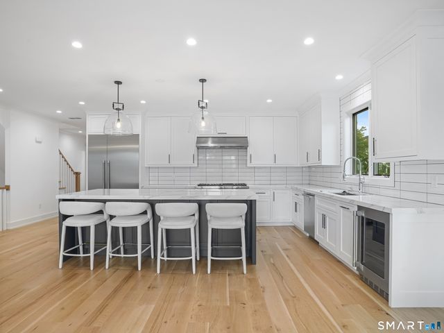 345 Reef Road C9, Fairfield, CT 06824