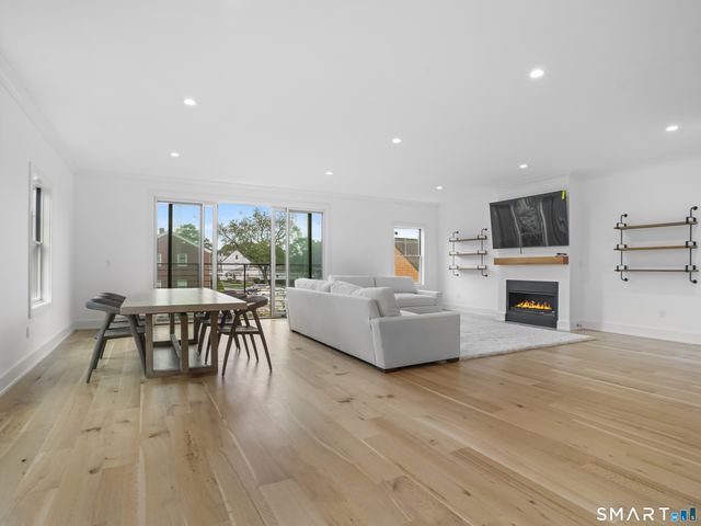 345 Reef Road C9, Fairfield, CT 06824