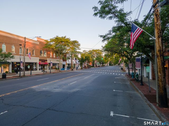 345 Reef Road C9, Fairfield, CT 06824