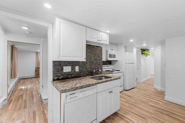17 Vestry St, Beverly, MA 01915