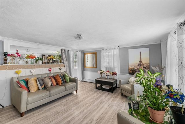 17 Vestry St, Beverly, MA 01915