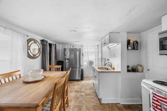 17 Vestry St, Beverly, MA 01915