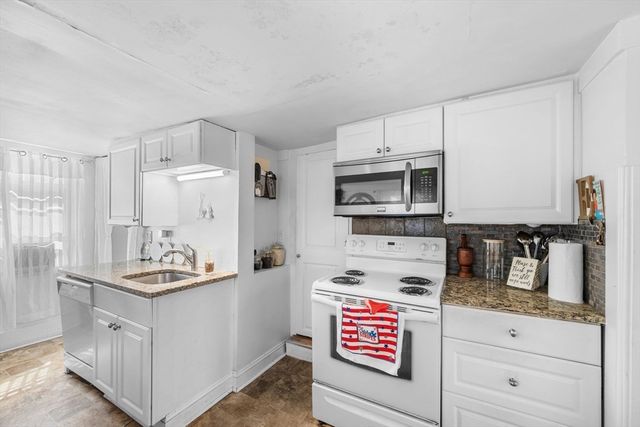 17 Vestry St, Beverly, MA 01915