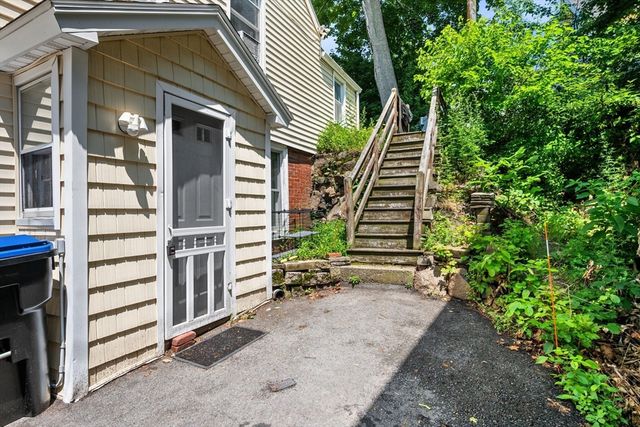 17 Vestry St, Beverly, MA 01915