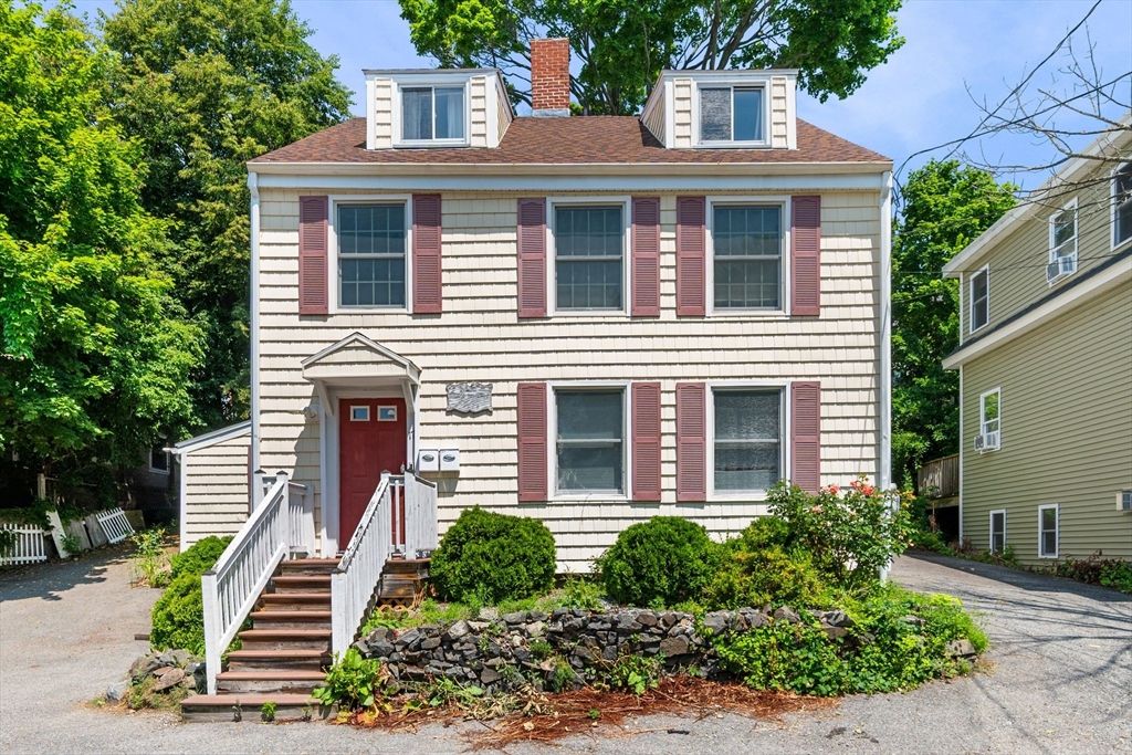 17 Vestry St, Beverly, MA 01915