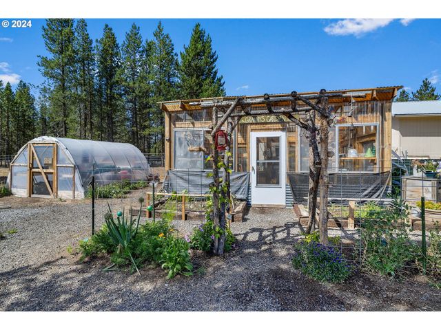 11963 BEECHWOOD Dr, La Pine, OR 97739