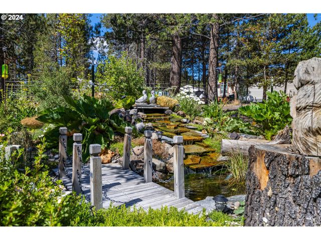 11963 BEECHWOOD Dr, La Pine, OR 97739