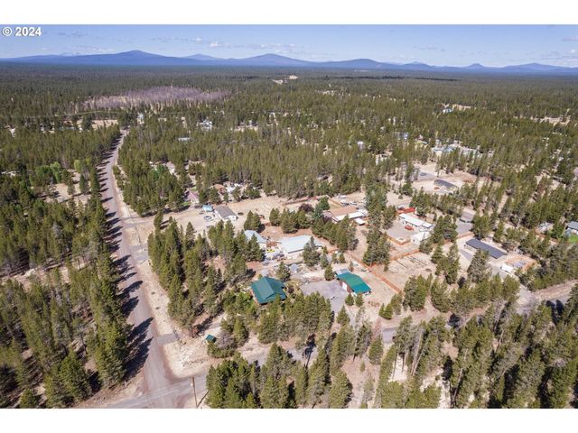 11963 BEECHWOOD Dr, La Pine, OR 97739