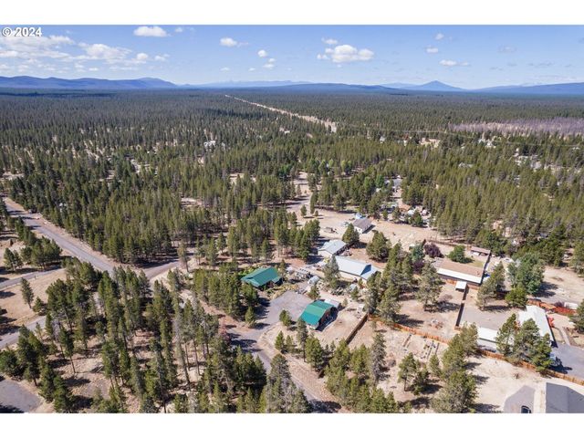 11963 BEECHWOOD Dr, La Pine, OR 97739