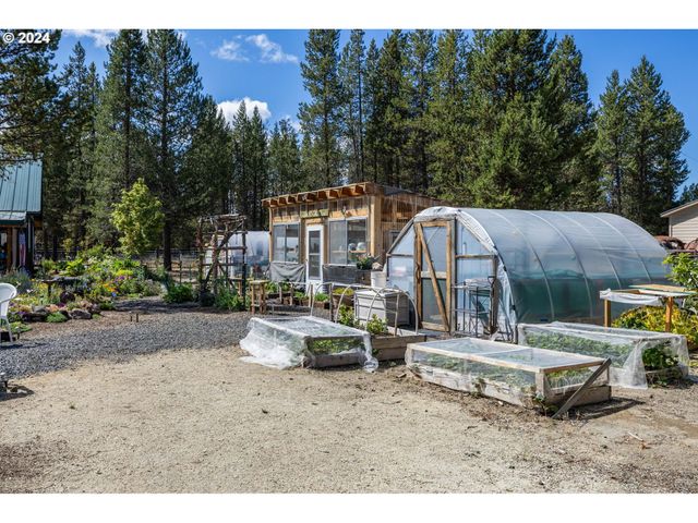 11963 BEECHWOOD Dr, La Pine, OR 97739