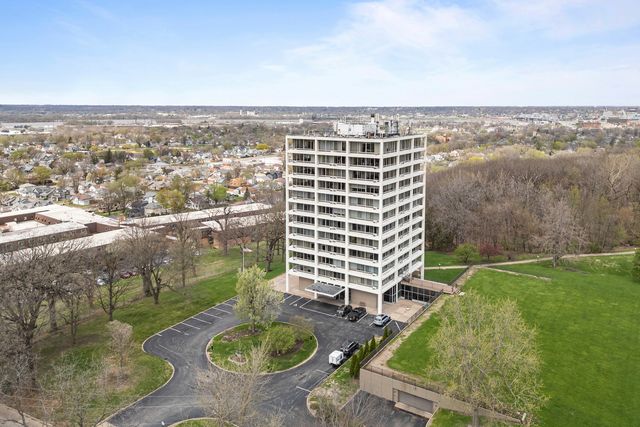 1337 21st Avenue 4D, Rock Island, IL 61201