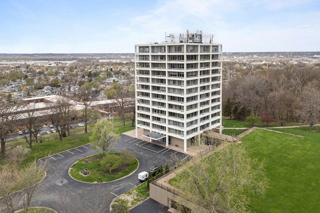 1337 21st Avenue 4D, Rock Island, IL 61201
