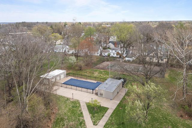 1337 21st Avenue 4D, Rock Island, IL 61201
