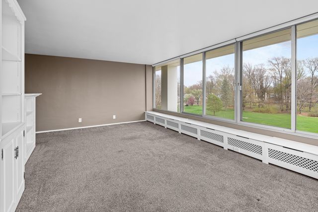 1337 21st Avenue 4D, Rock Island, IL 61201