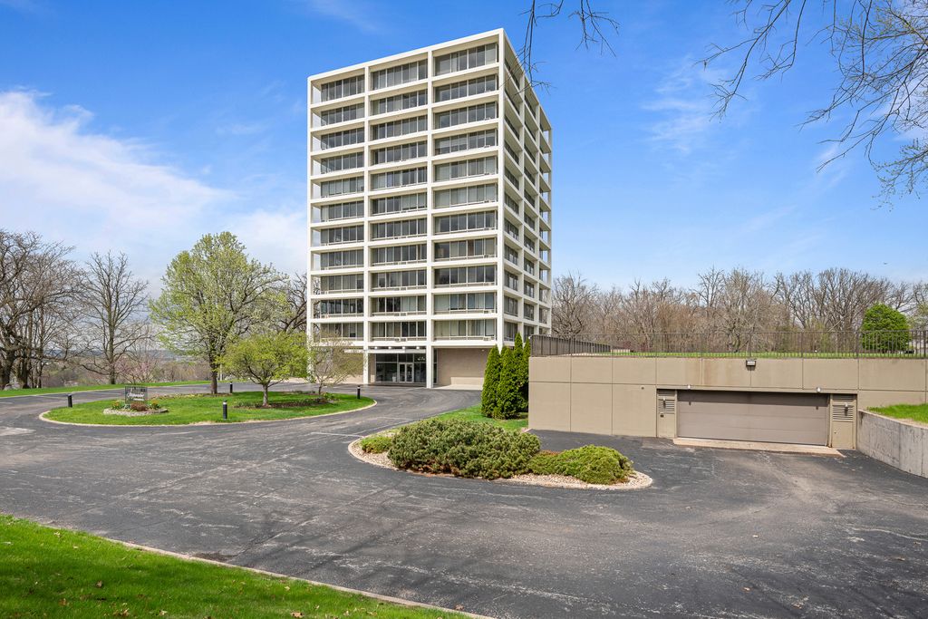 1337 21st Avenue 4D, Rock Island, IL 61201