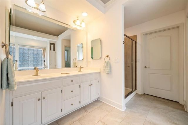 1348 SW Heartwood Drive, Lee's Summit, MO 64081